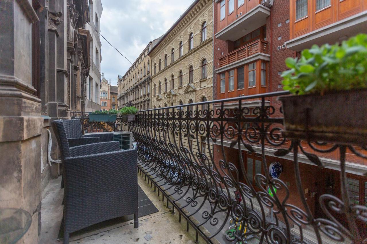Spacious & Cozy Downtown Apartment With Balcony بودابست المظهر الخارجي الصورة