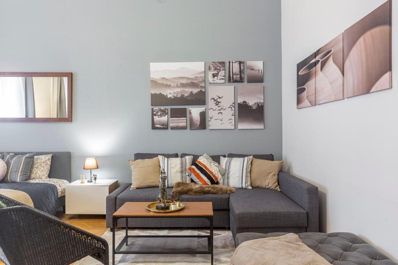 Spacious & Cozy Downtown Apartment With Balcony بودابست المظهر الخارجي الصورة