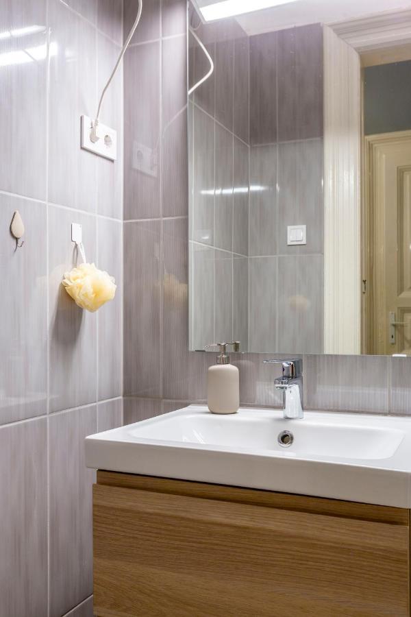Spacious & Cozy Downtown Apartment With Balcony بودابست المظهر الخارجي الصورة