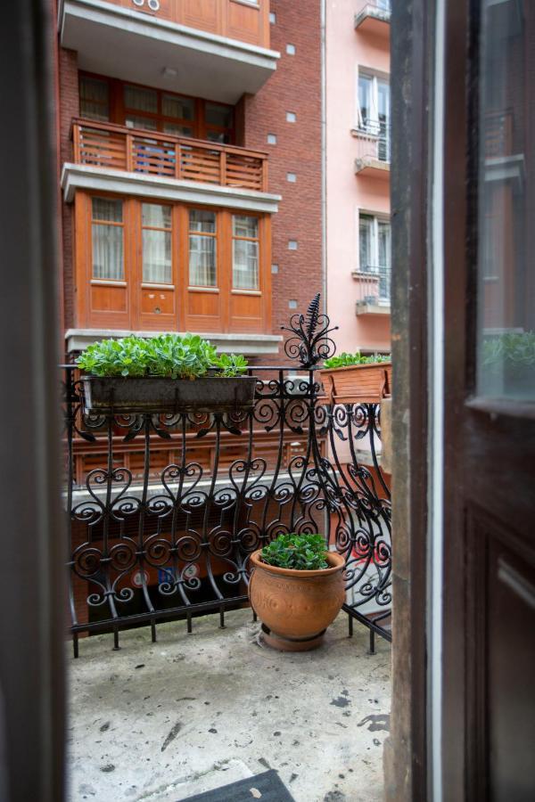 Spacious & Cozy Downtown Apartment With Balcony بودابست المظهر الخارجي الصورة