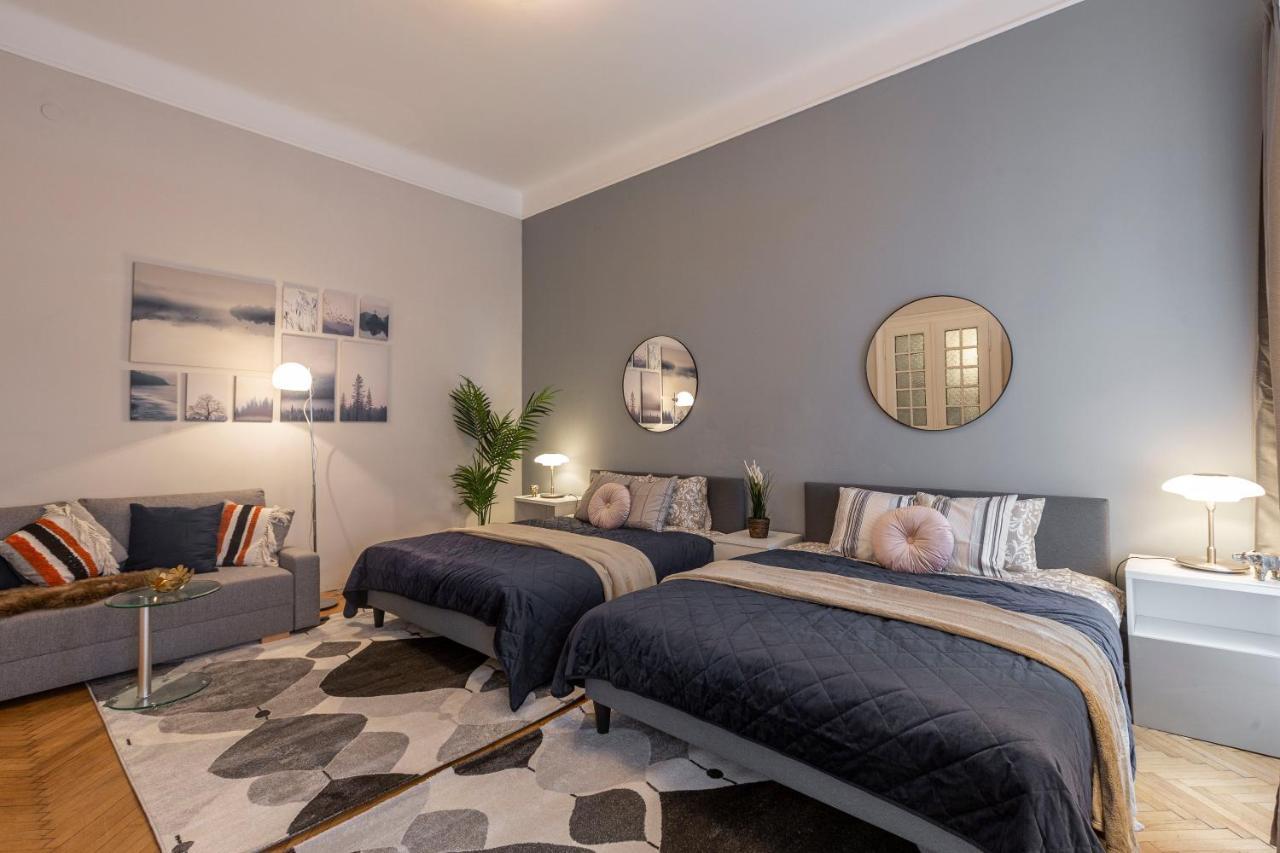 Spacious & Cozy Downtown Apartment With Balcony بودابست المظهر الخارجي الصورة